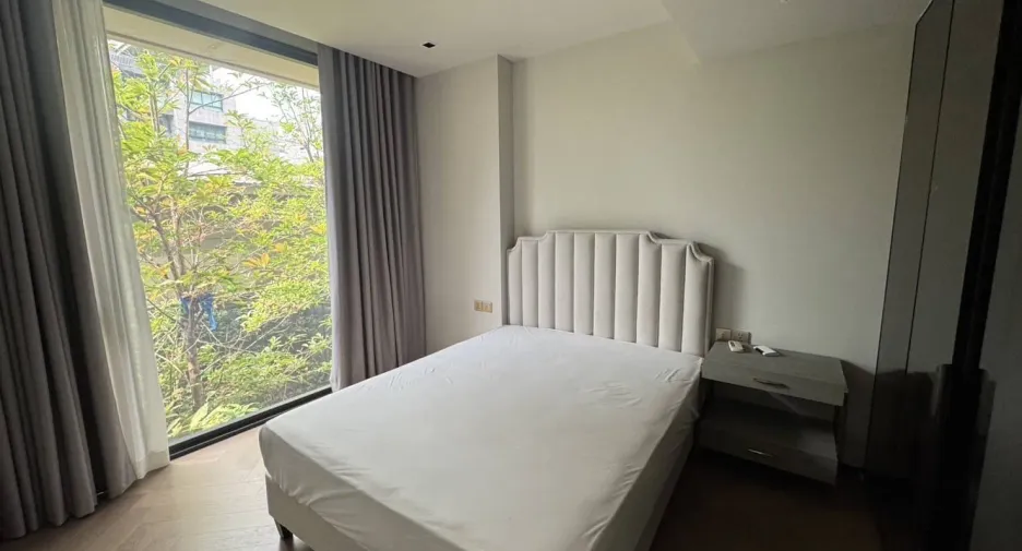 For rent 2 bed condo in Watthana, Bangkok