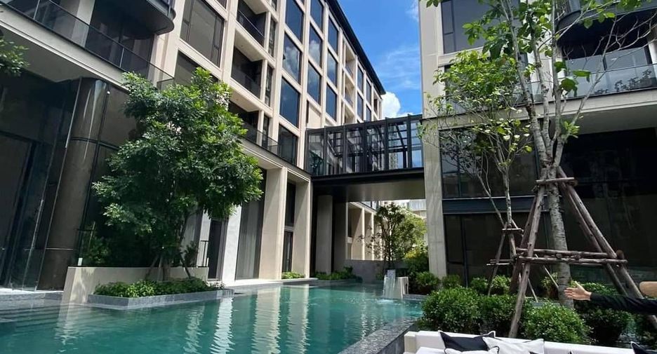 For rent 2 bed condo in Watthana, Bangkok