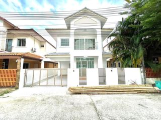For sale 3 Beds townhouse in Mueang Phuket, Phuket