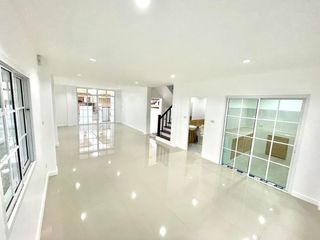 For sale 3 Beds townhouse in Mueang Phuket, Phuket