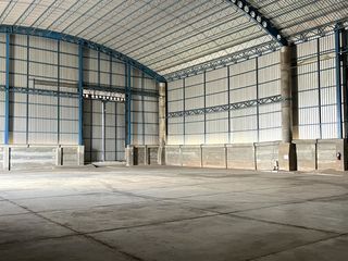 For rent warehouse in Ban Pho, Chachoengsao