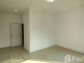 For rent 3 Beds townhouse in Bang Khae, Bangkok