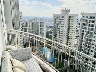 For rent and for sale 5 bed condo in Huai Khwang, Bangkok