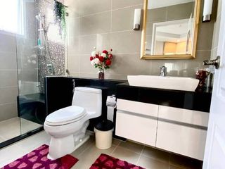 For rent and for sale 5 bed condo in Huai Khwang, Bangkok