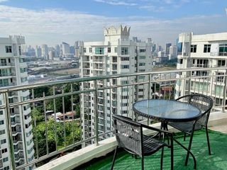For rent and for sale 5 bed condo in Huai Khwang, Bangkok