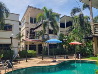 For rent 3 bed house in Pratumnak, Pattaya