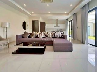 Casa en alquiler de 3 habitaciones en Bang Lamung, Chonburi