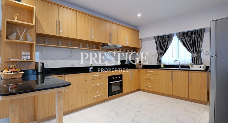 For sale 4 bedrooms house in South Pattaya, Pattaya
