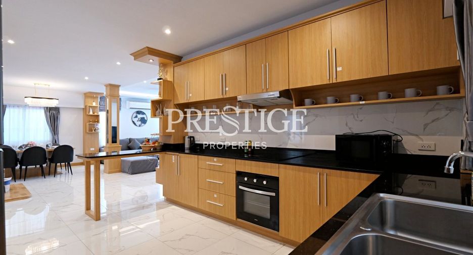 For sale 4 bedrooms house in South Pattaya, Pattaya