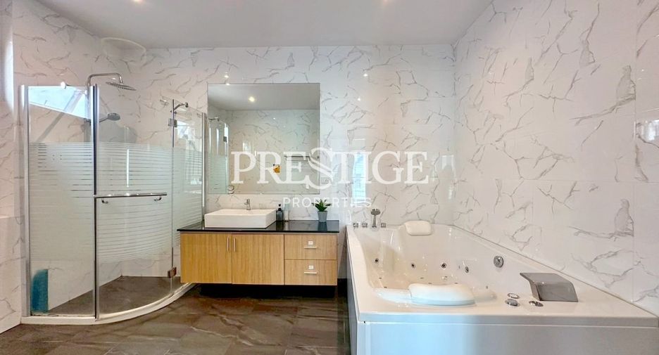For sale 4 bedrooms house in South Pattaya, Pattaya