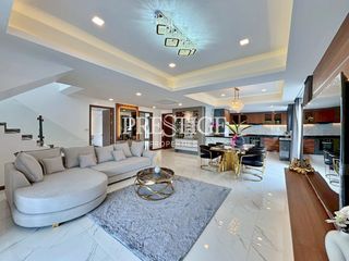 Haus zum Kauf mit 6 Zimmer in Bang Lamung, Chonburi