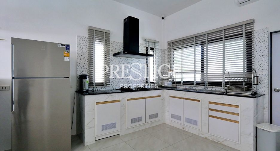 For rent 6 bedrooms house in Bang Lamung, Chonburi