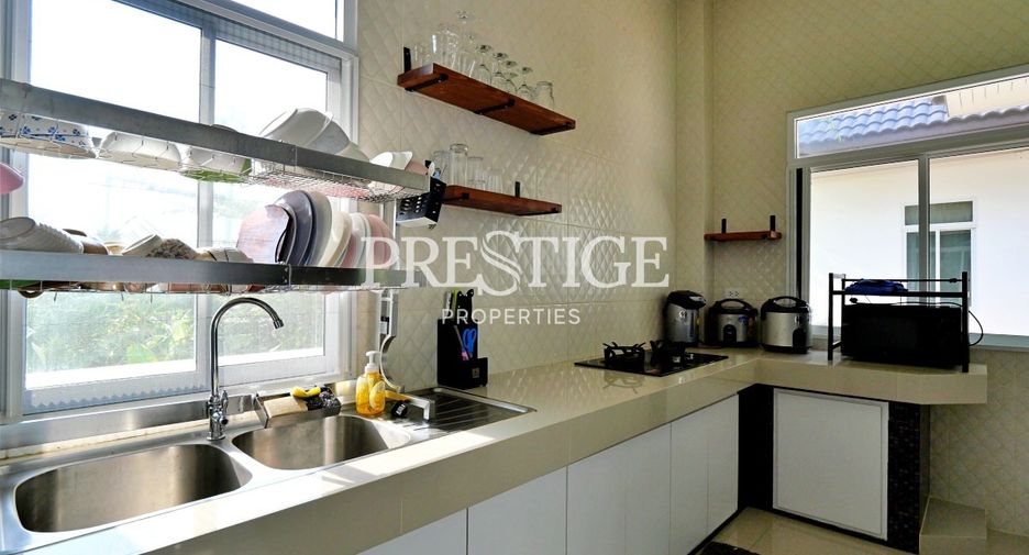 For rent 6 bedrooms house in Bang Lamung, Chonburi