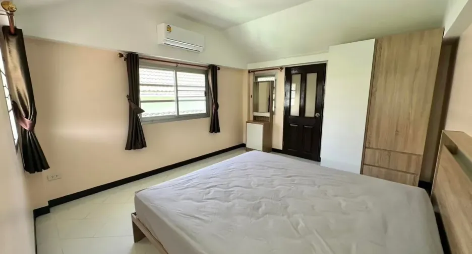 For rent and for sale 3 bedrooms house in Bang Lamung, Chonburi