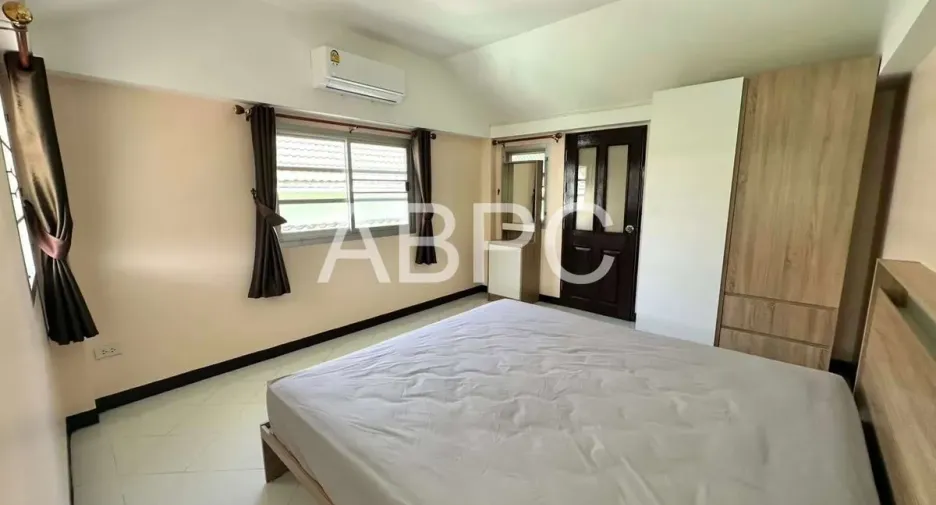 For rent and for sale 3 bedrooms house in Bang Lamung, Chonburi