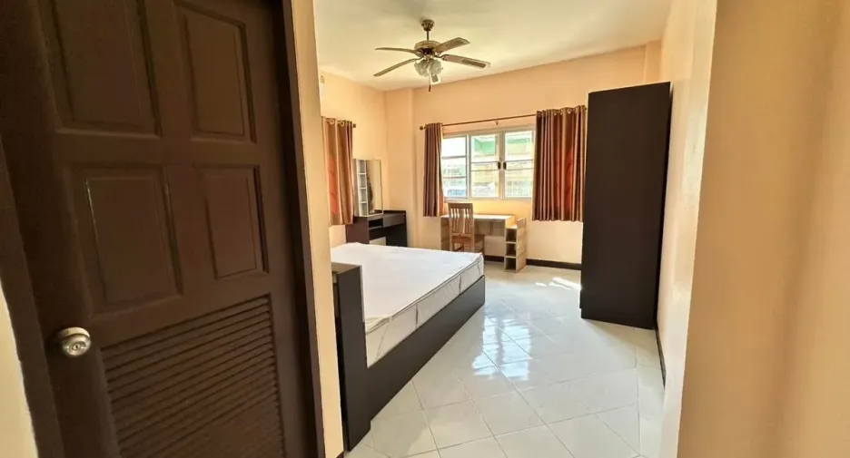 For rent and for sale 3 bedrooms house in Bang Lamung, Chonburi