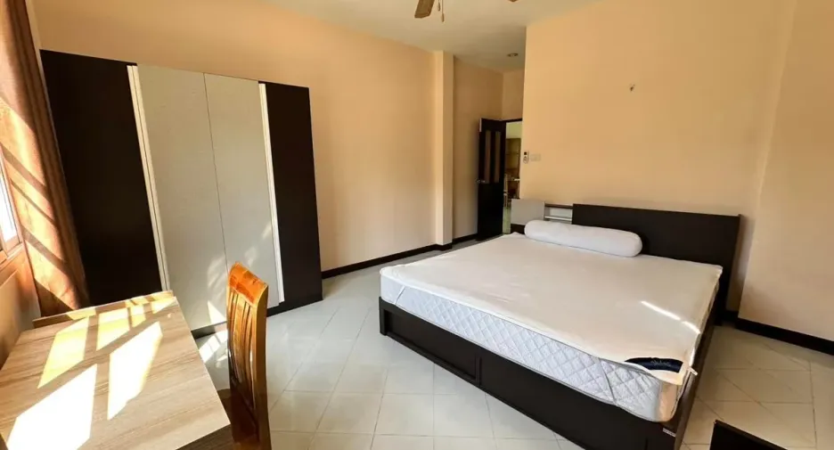 For rent and for sale 3 bedrooms house in Bang Lamung, Chonburi