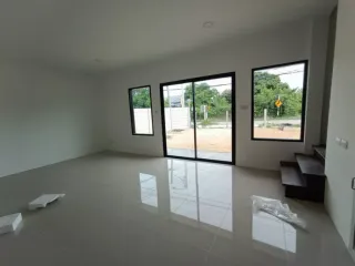 For sale and for rent warehouse in Khlong Toei, Bangkok