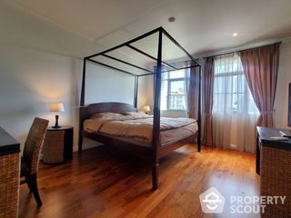For sale 3 bed condo in Watthana, Bangkok