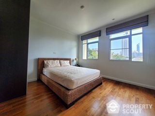 For sale 3 bed condo in Watthana, Bangkok