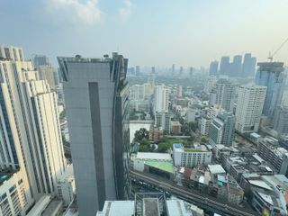 Condo en venta de 3 habitaciones en Khlong Toei, Bangkok