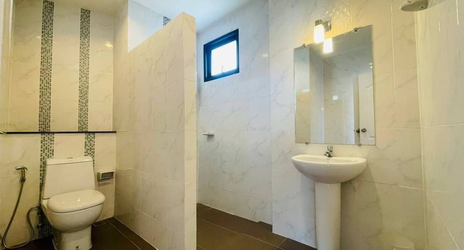 For sale 6 Beds townhouse in Hang Dong, Chiang Mai