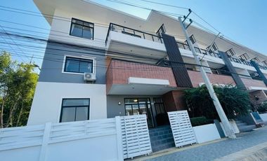 For sale 6 bed townhouse in Hang Dong, Chiang Mai
