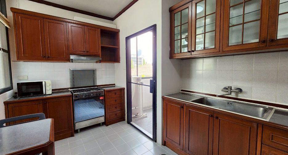 Condo en alquiler de 3 habitaciones en Watthana, Bangkok