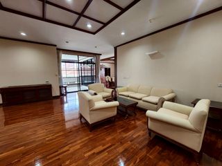 Condo en alquiler de 3 habitaciones en Watthana, Bangkok