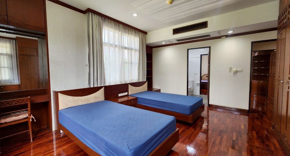 Condo en alquiler de 3 habitaciones en Watthana, Bangkok