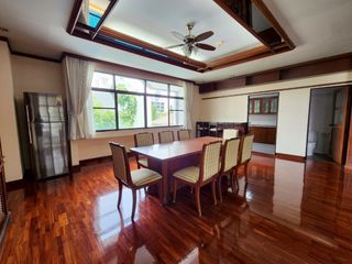 Condo en alquiler de 3 habitaciones en Watthana, Bangkok