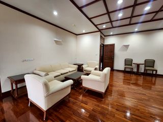 Condo en alquiler de 3 habitaciones en Watthana, Bangkok