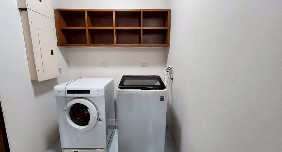 Condo en alquiler de 3 habitaciones en Watthana, Bangkok