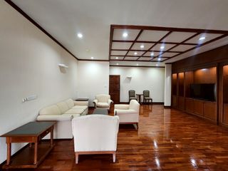 Condo en alquiler de 3 habitaciones en Watthana, Bangkok