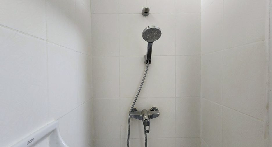 Condo en alquiler de 3 habitaciones en Watthana, Bangkok
