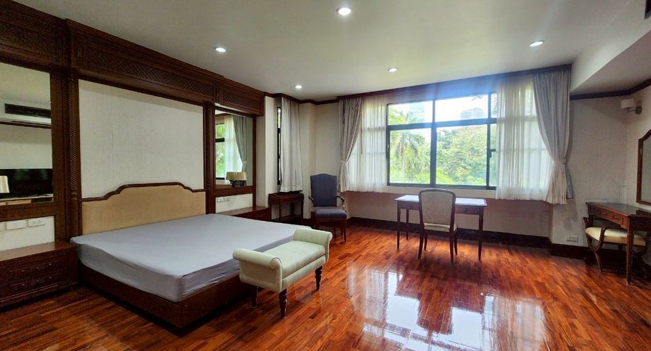 Condo en alquiler de 3 habitaciones en Watthana, Bangkok