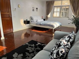 For rent 5 Beds office in Phra Khanong, Bangkok