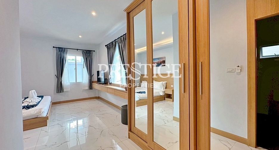 For sale 4 bedrooms house in South Pattaya, Pattaya