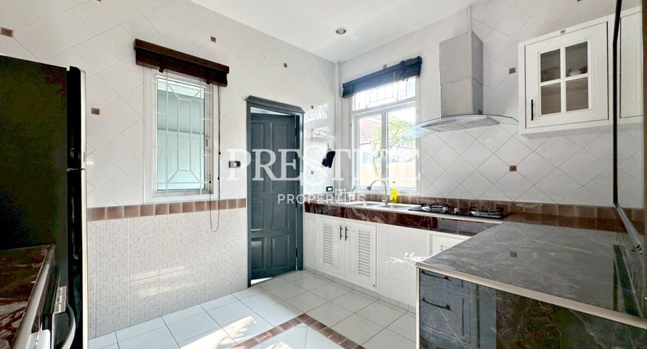 For sale 2 ベッドルーム house in East Pattaya, Pattaya