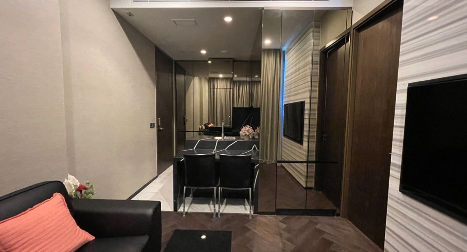 For sale 1 bed condo in Khlong Toei, Bangkok