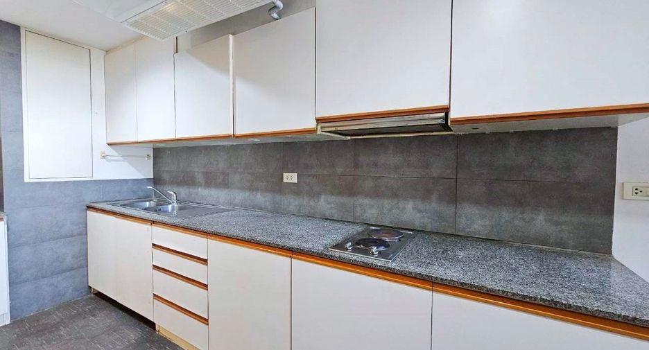 For rent 3 bedrooms condo in Watthana, Bangkok