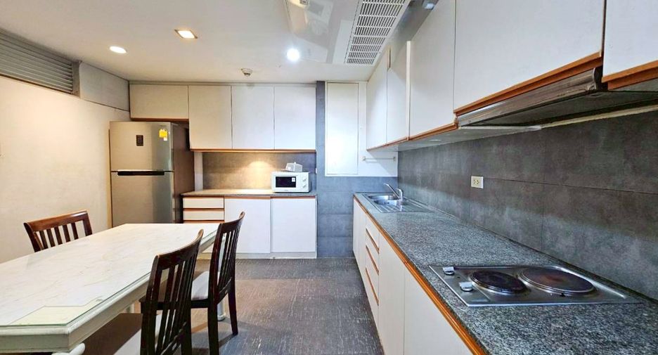 For rent 3 bedrooms condo in Watthana, Bangkok