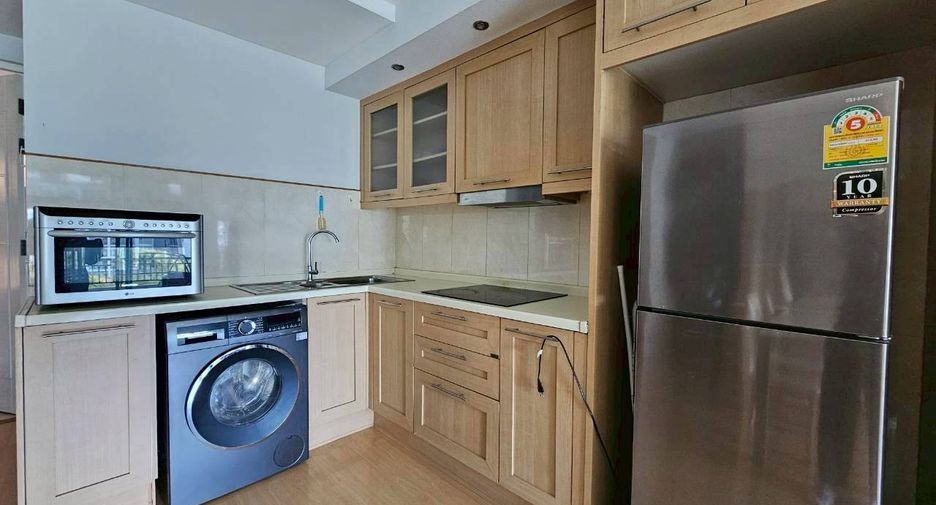 For rent 2 bedrooms condo in Watthana, Bangkok