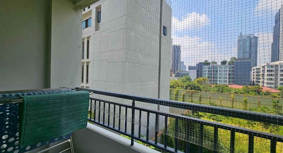 For rent 2 bedrooms condo in Watthana, Bangkok