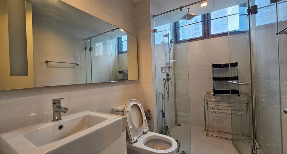 For rent 2 bedrooms condo in Sathon, Bangkok