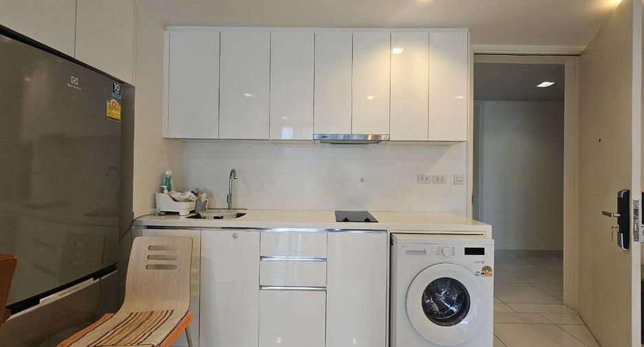 For rent 2 bedrooms condo in Sathon, Bangkok