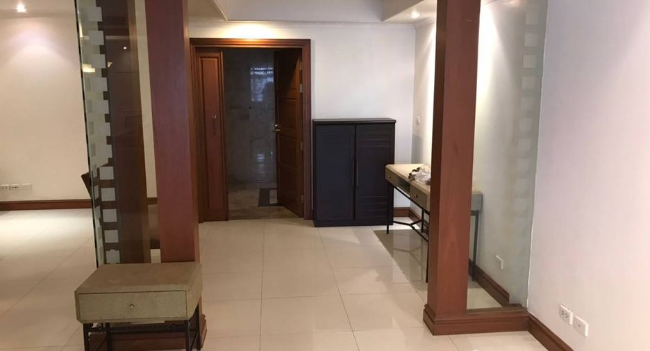 For rent and for sale 3 bed condo in Watthana, Bangkok