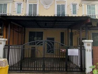 For sale 3 bed townhouse in Bang Khun Thian, Bangkok