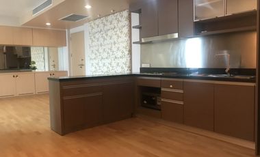 For rent 3 bed condo in Khlong Toei, Bangkok