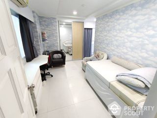 For sale 3 bed condo in Suan Luang, Bangkok